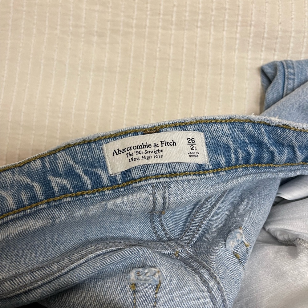 Abercrombie 90s Ultra High Rise Jeans